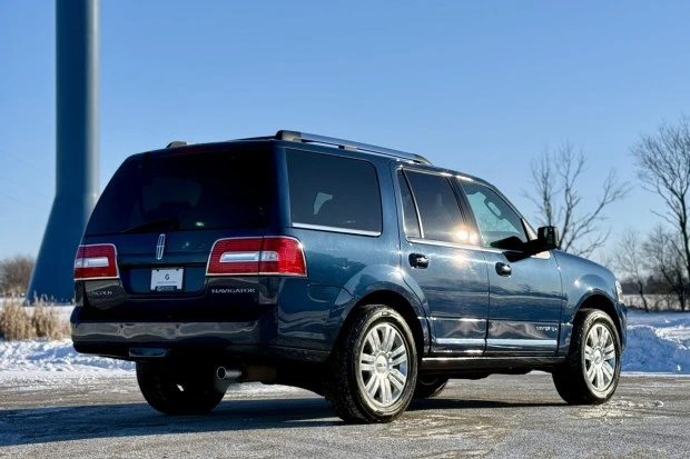 2014 Lincoln Navigator 3rd Gen - Image 2 of 8