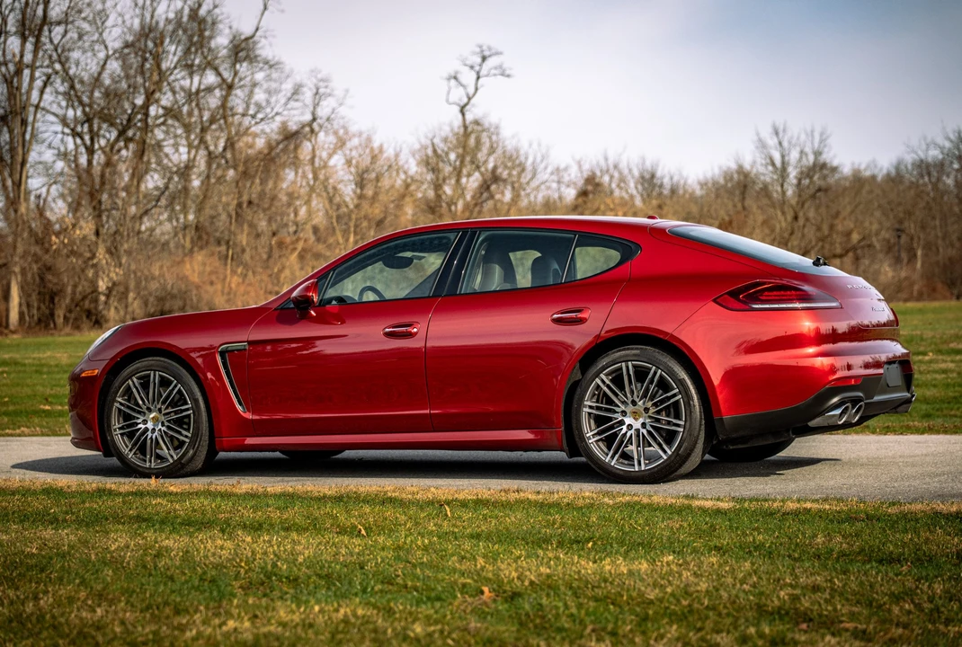 2015 Porsche 970 Panamera - Image 8 of 31