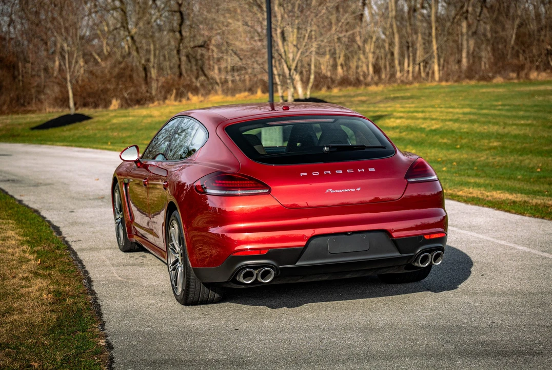 2015 Porsche 970 Panamera - Image 9 of 31