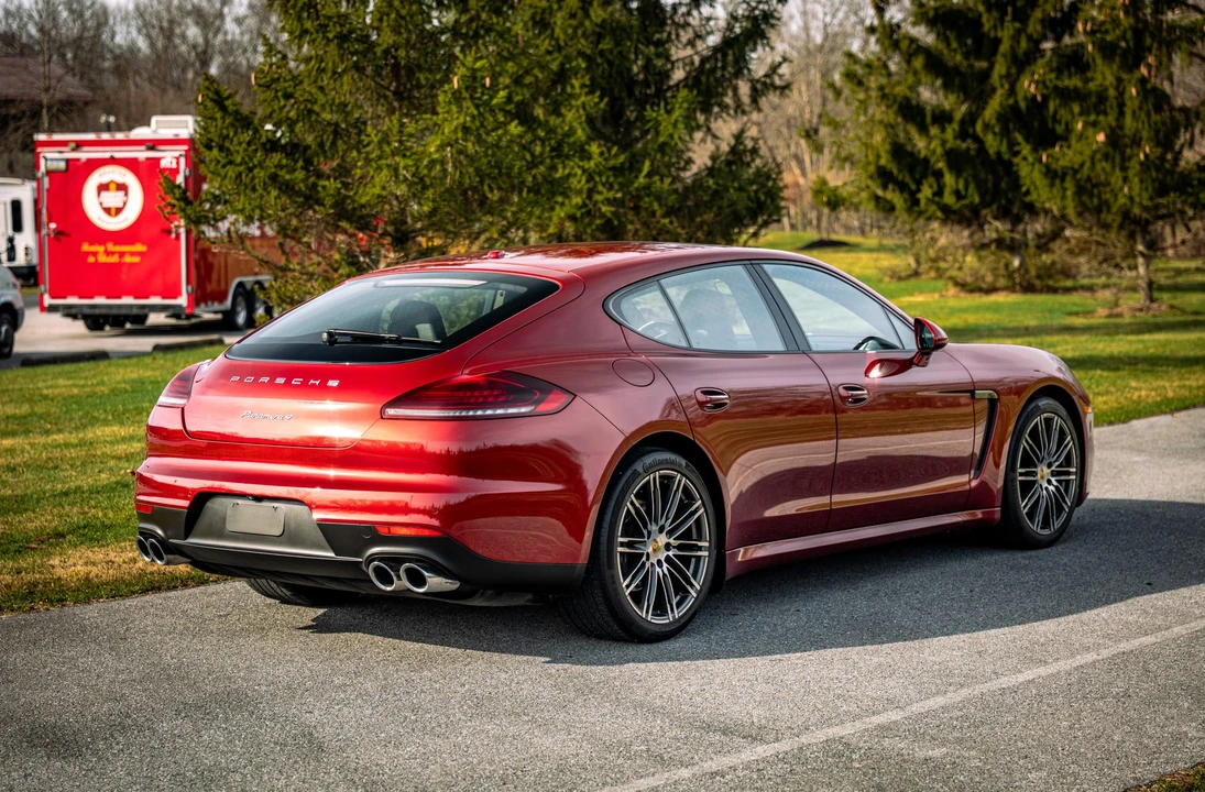2015 Porsche 970 Panamera - Image 16 of 31