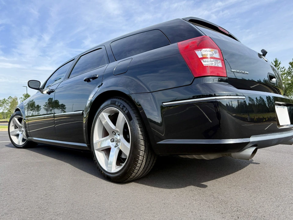 2006 Dodge Magnum SRT8 2nd Gen - Image 17 of 31
