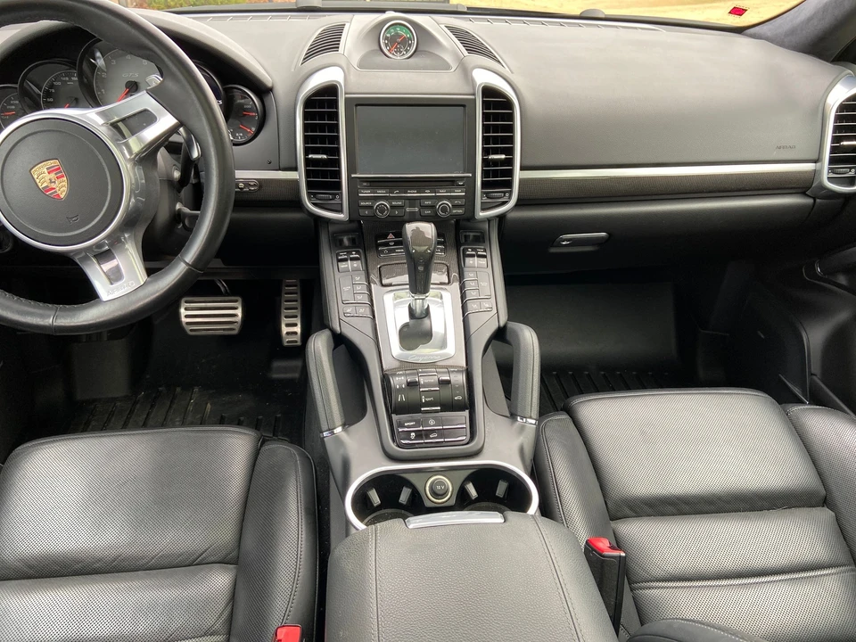 2013 Porsche 958 Cayenne GTS - Image 2 of 11
