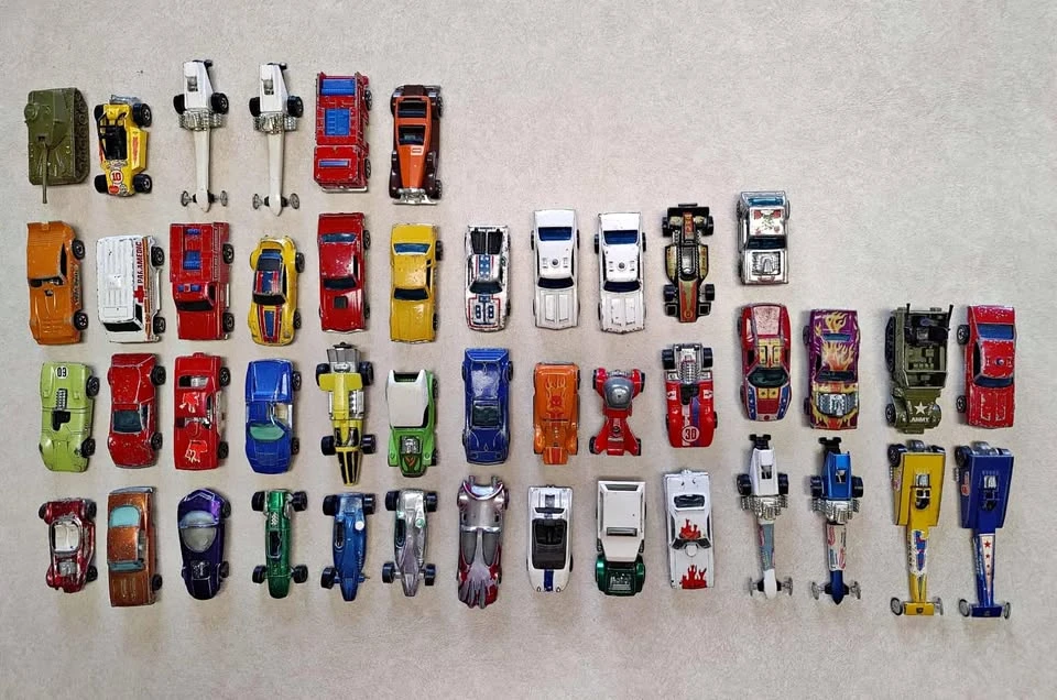 Parts & Memorabilia Scale Models - Image 1 of 6