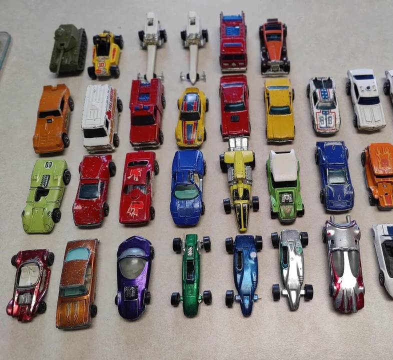 Parts & Memorabilia Scale Models - Image 2 of 6
