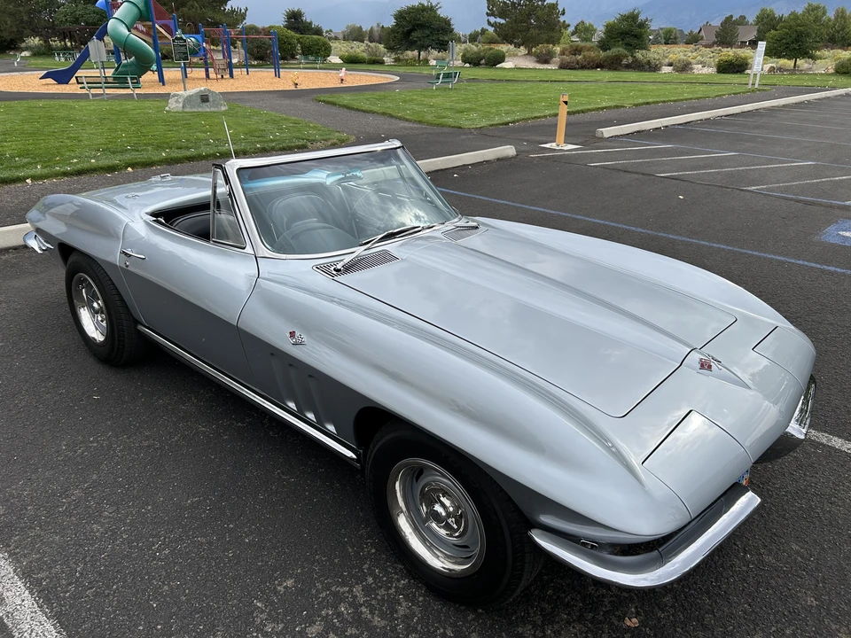 1965 Chevrolet Corvette C2 - Image 17 of 31