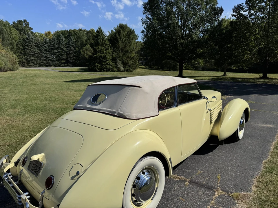 1936 Cord 810 & 812 - Image 11 of 31