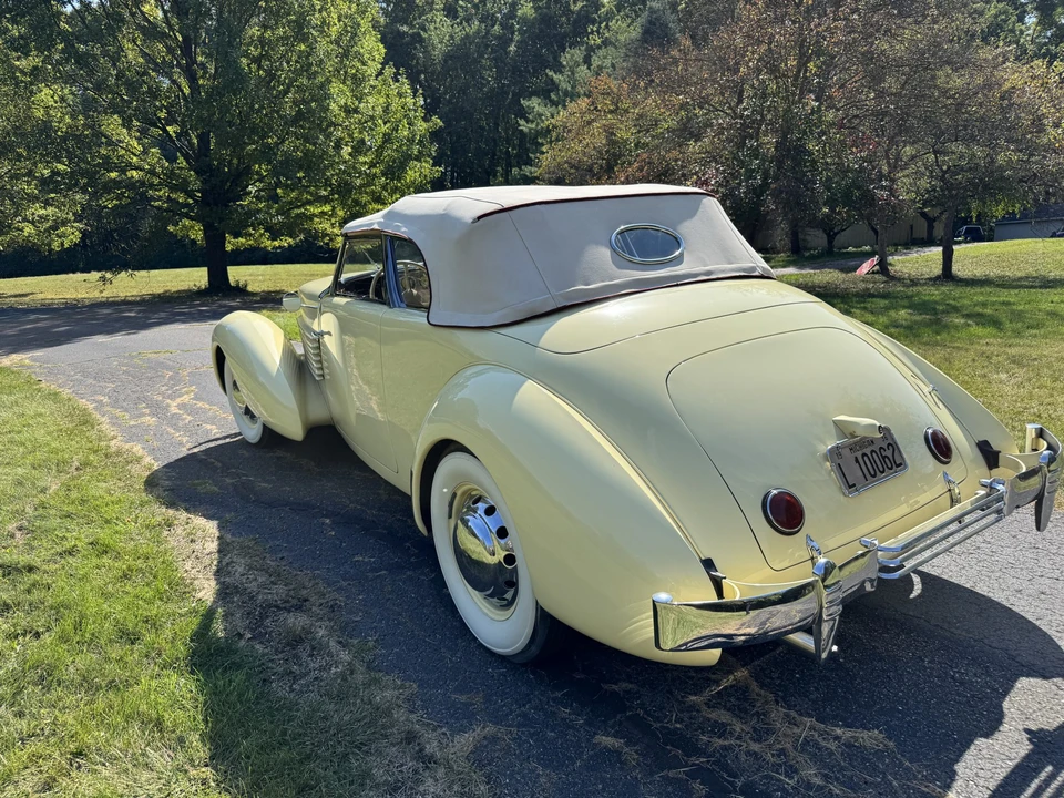 1936 Cord 810 & 812 - Image 6 of 31