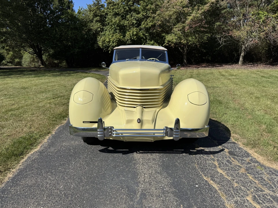 1936 Cord 810 & 812 - Image 16 of 31