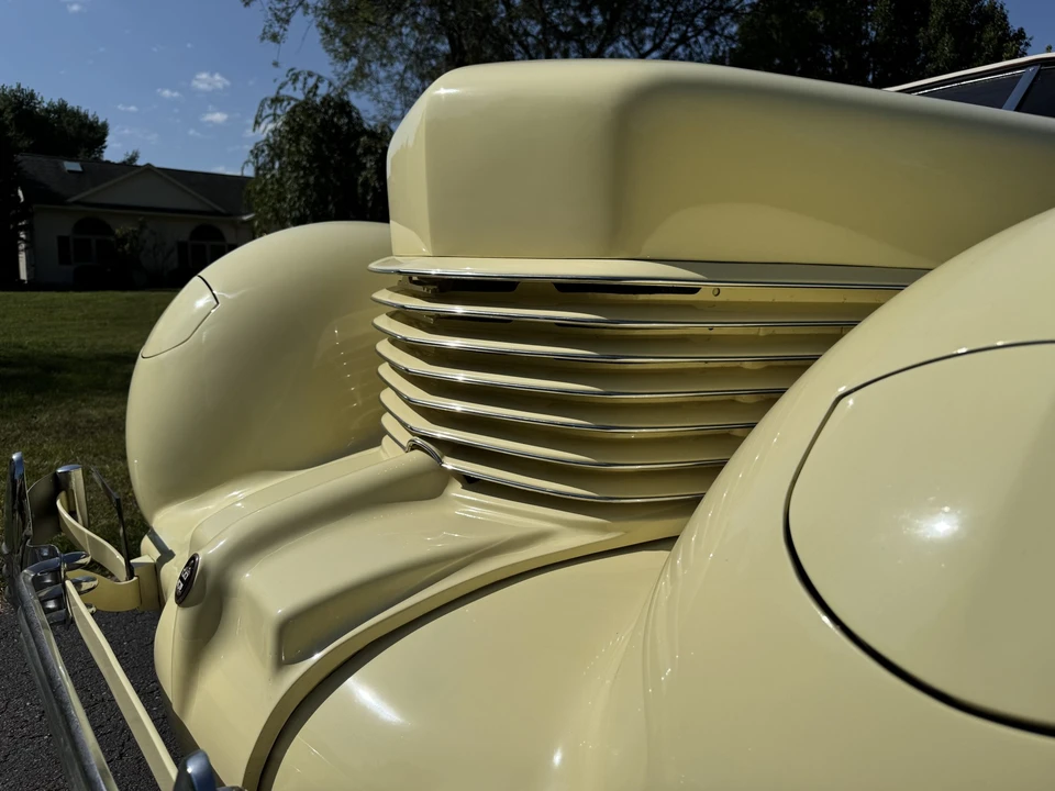 1936 Cord 810 & 812 - Image 19 of 31
