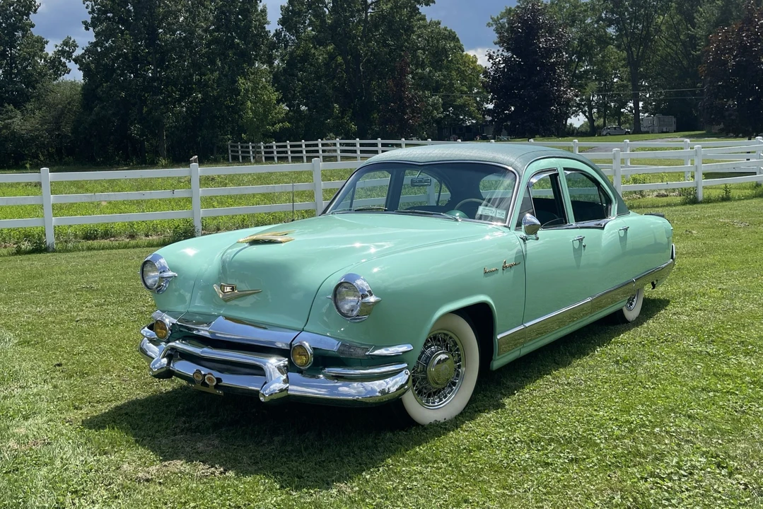 1953 Kaiser Darrin - Image 2 of 31