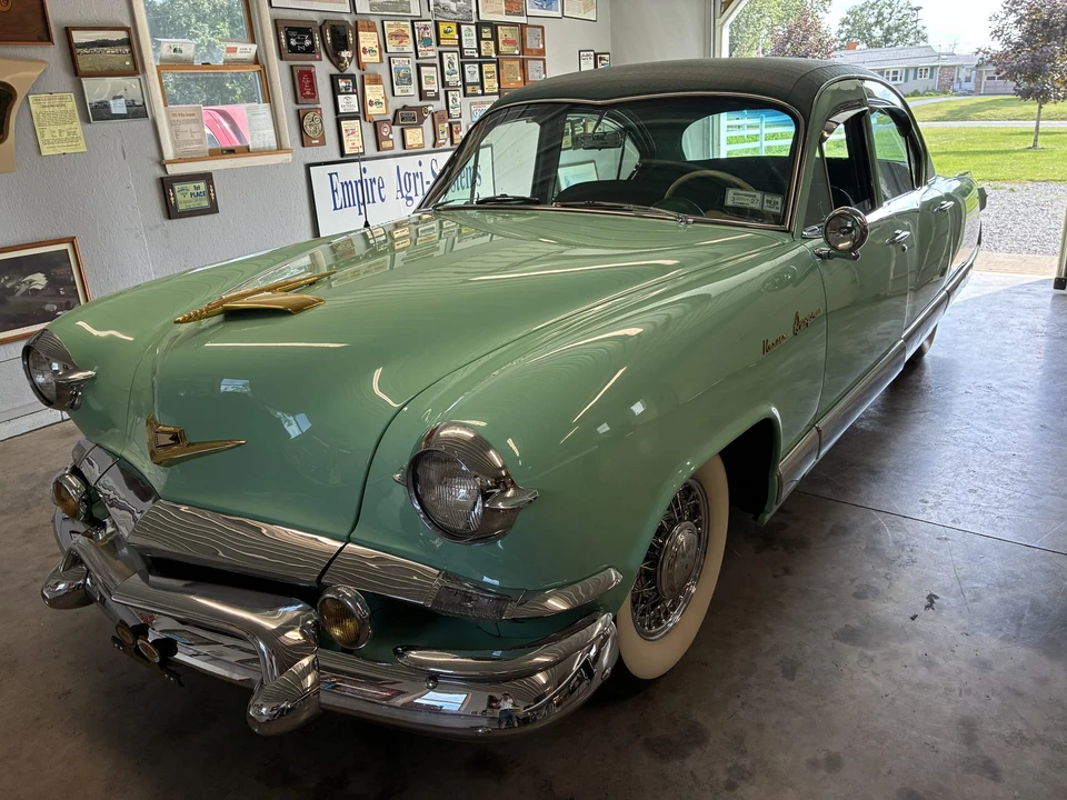 1953 Kaiser Darrin - Image 6 of 31