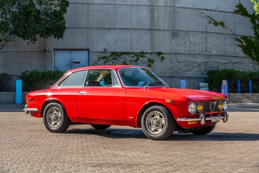 1974 Alfa Romeo 2000 GT Veloce - Image 16 of 31