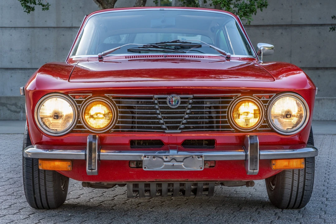 1974 Alfa Romeo 2000 GT Veloce - Image 4 of 31