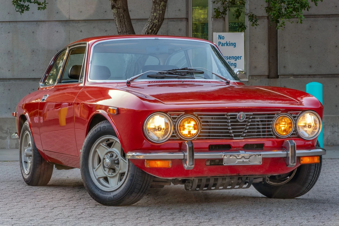 1974 Alfa Romeo 2000 GT Veloce - Image 2 of 31