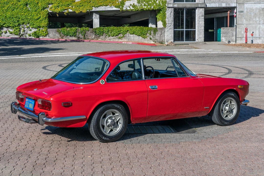 1974 Alfa Romeo 2000 GT Veloce - Image 13 of 31