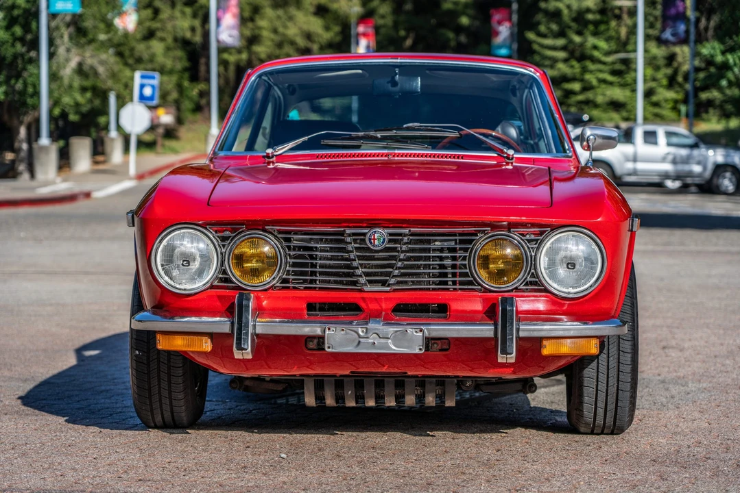 1974 Alfa Romeo 2000 GT Veloce - Image 6 of 31