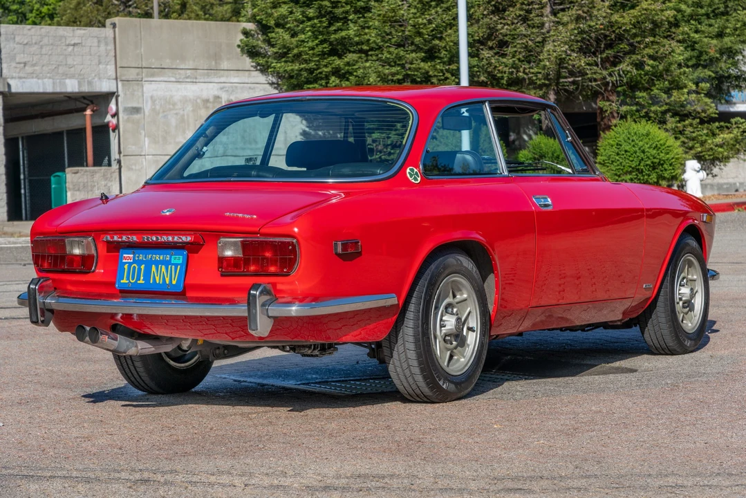 1974 Alfa Romeo 2000 GT Veloce - Image 12 of 31