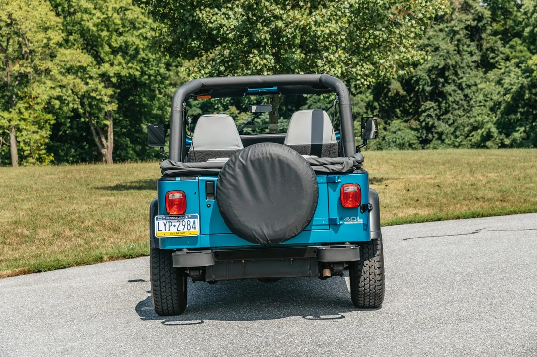 1993 Jeep YJ Wrangler - Image 16 of 31