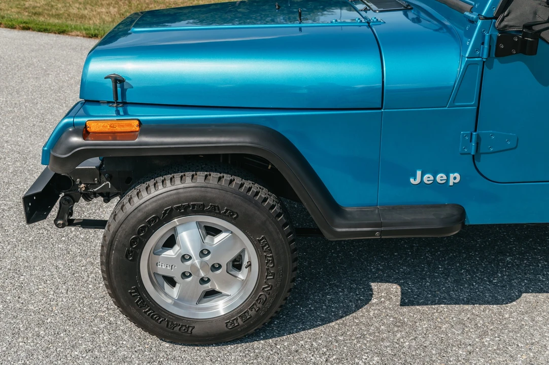 1993 Jeep YJ Wrangler - Image 24 of 31