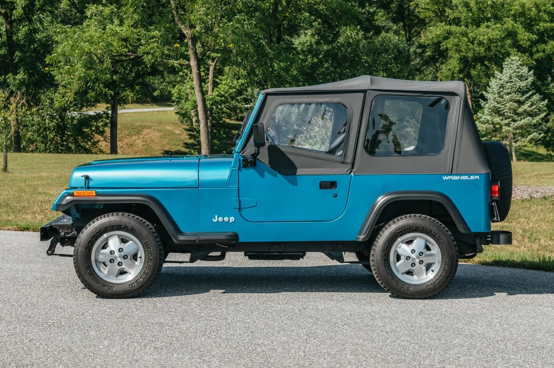 1993 Jeep YJ Wrangler - Image 10 of 31