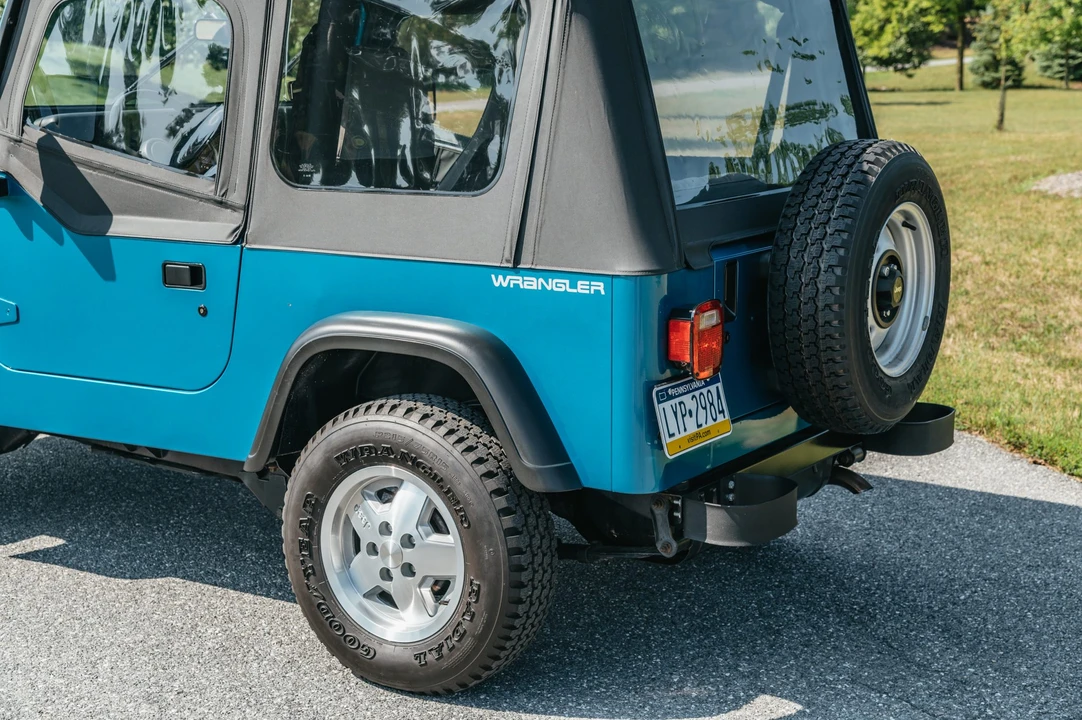 1993 Jeep YJ Wrangler - Image 29 of 31
