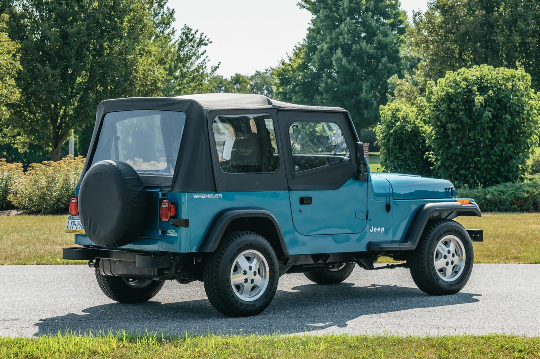1993 Jeep YJ Wrangler - Image 7 of 31