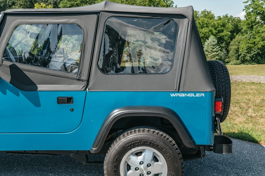 1993 Jeep YJ Wrangler - Image 28 of 31