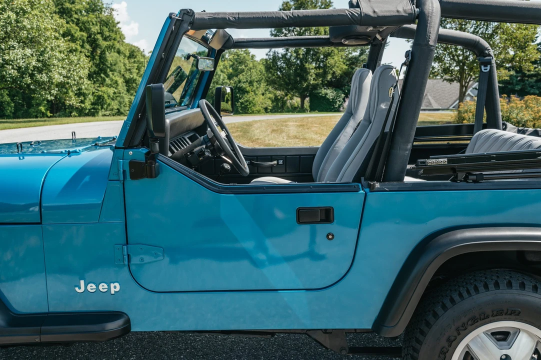 1993 Jeep YJ Wrangler - Image 19 of 31