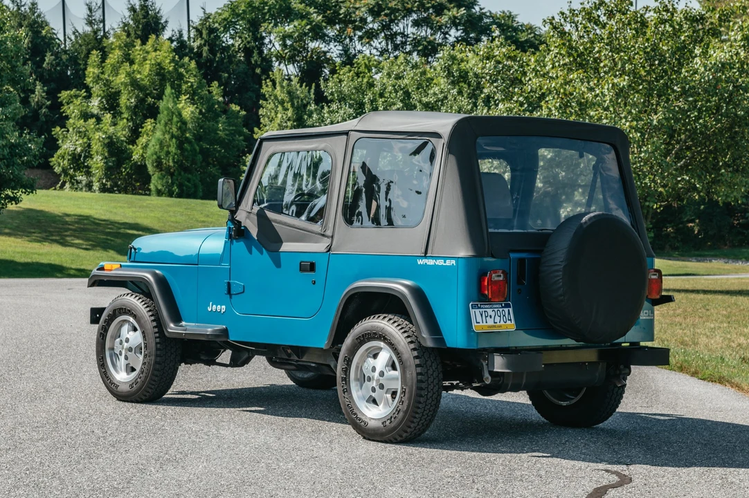 1993 Jeep YJ Wrangler - Image 9 of 31