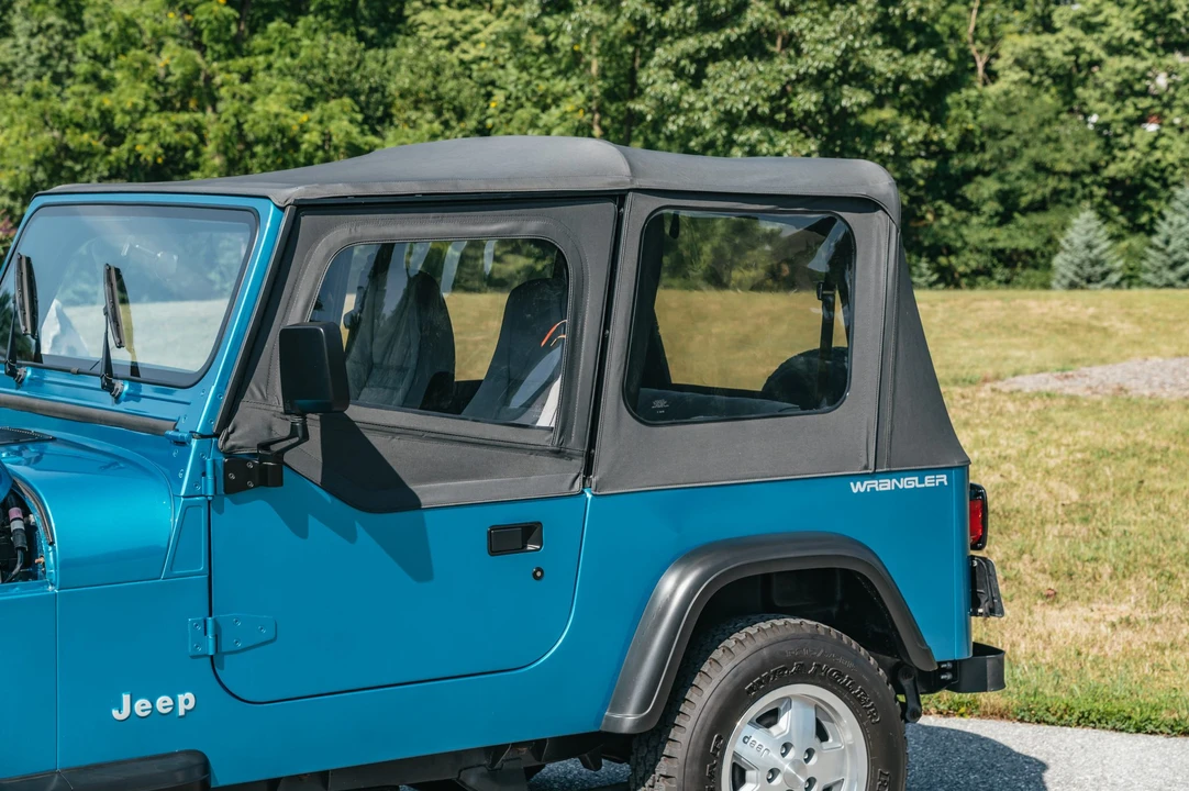 1993 Jeep YJ Wrangler - Image 25 of 31