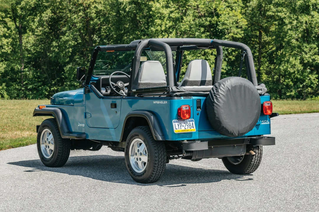 1993 Jeep YJ Wrangler - Image 17 of 31