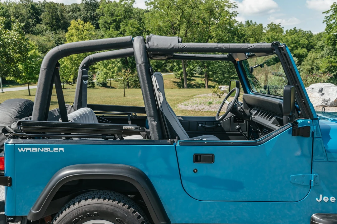 1993 Jeep YJ Wrangler - Image 20 of 31