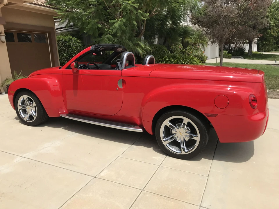2005 Chevrolet SSR - Image 11 of 31