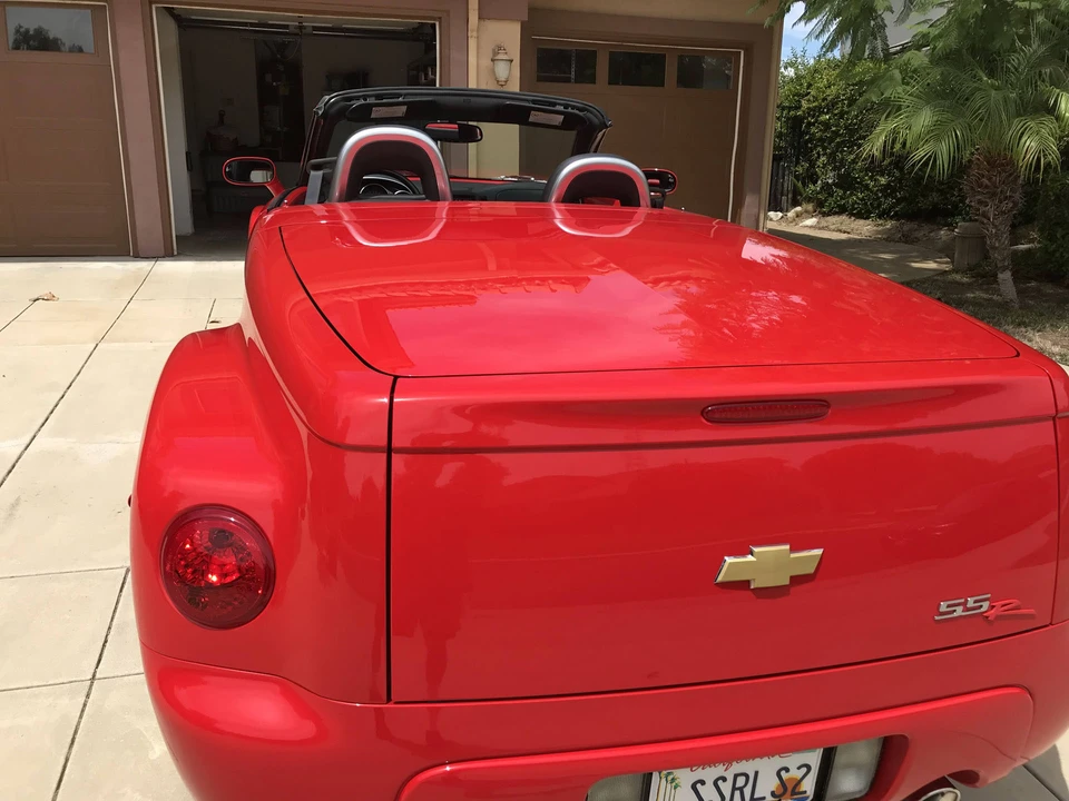 2005 Chevrolet SSR - Image 12 of 31