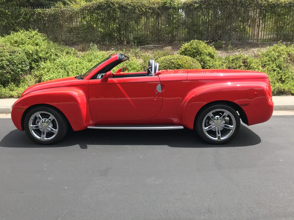 2005 Chevrolet SSR - Image 4 of 31