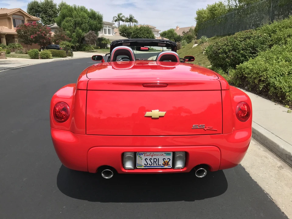 2005 Chevrolet SSR - Image 5 of 31