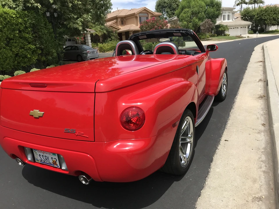 2005 Chevrolet SSR - Image 6 of 31