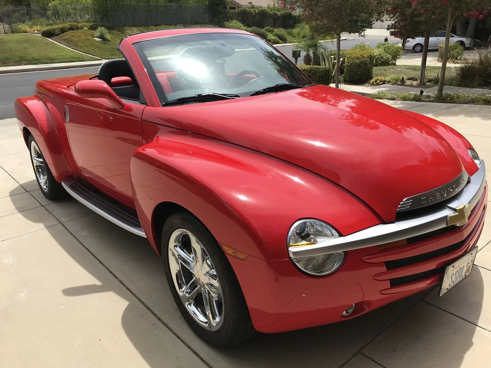 2005 Chevrolet SSR - Image 7 of 31