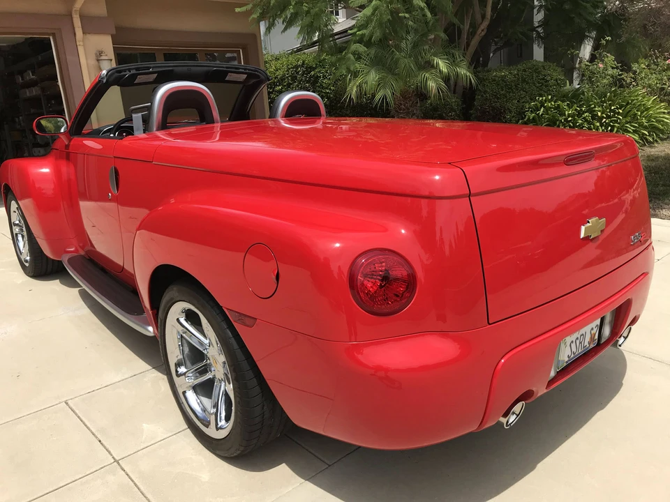 2005 Chevrolet SSR - Image 10 of 31