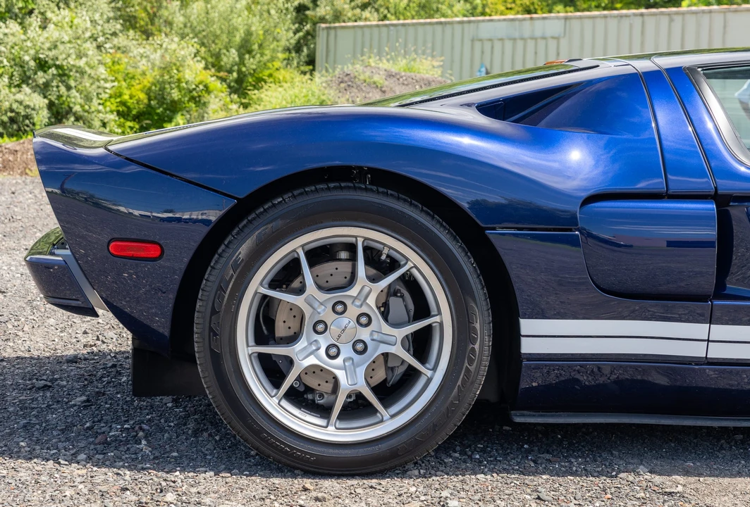2005 Ford GT 1st Gen - Image 26 of 31