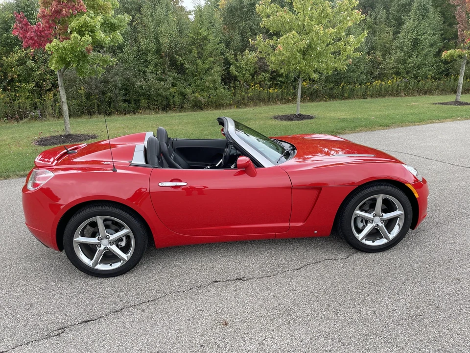 2007 Saturn Sky - Image 13 of 31