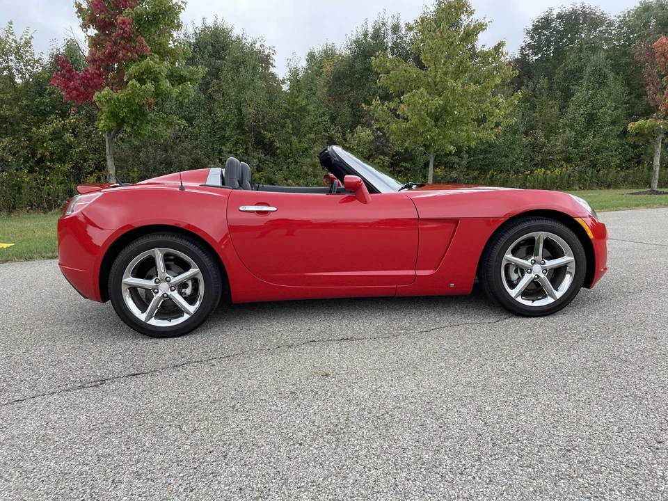 2007 Saturn Sky - Image 14 of 31