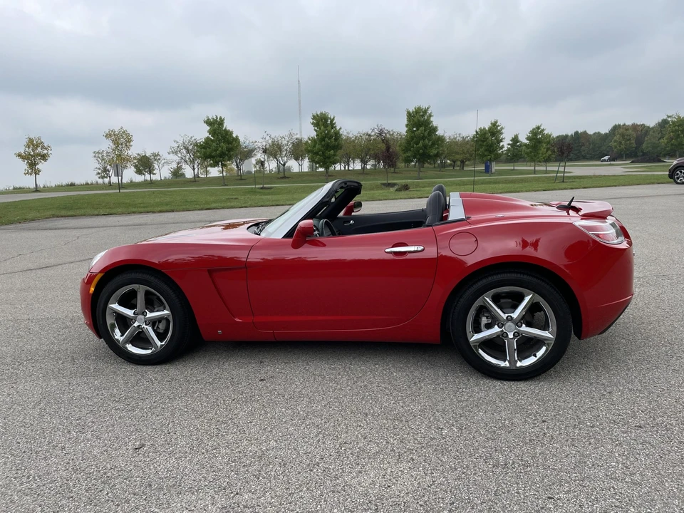 2007 Saturn Sky - Image 7 of 31
