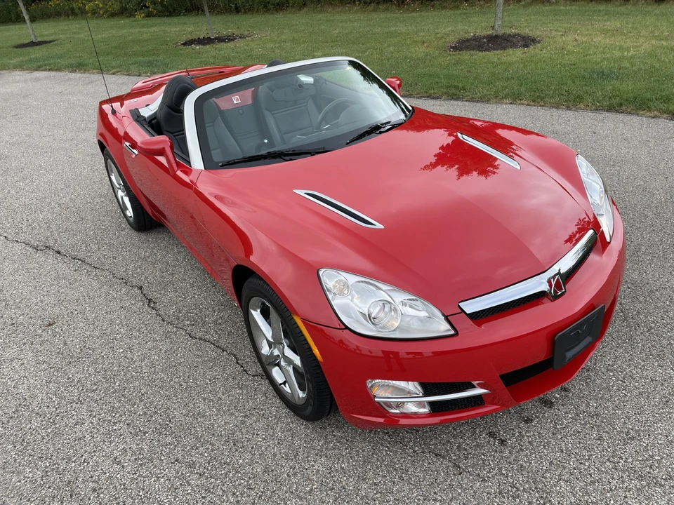 2007 Saturn Sky - Image 2 of 31