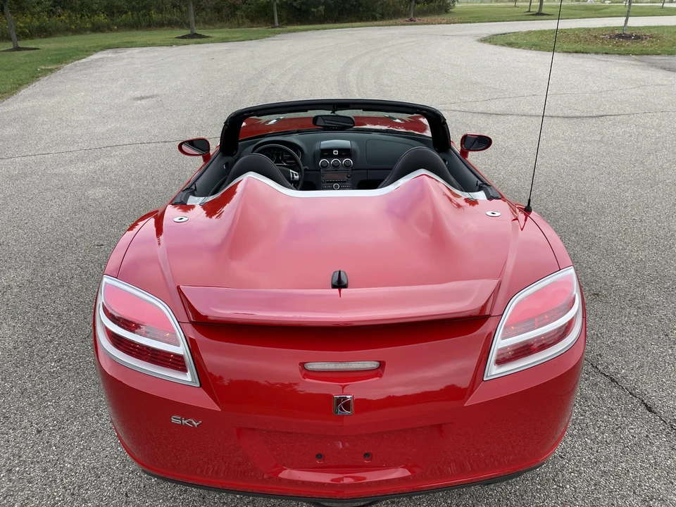 2007 Saturn Sky - Image 10 of 31