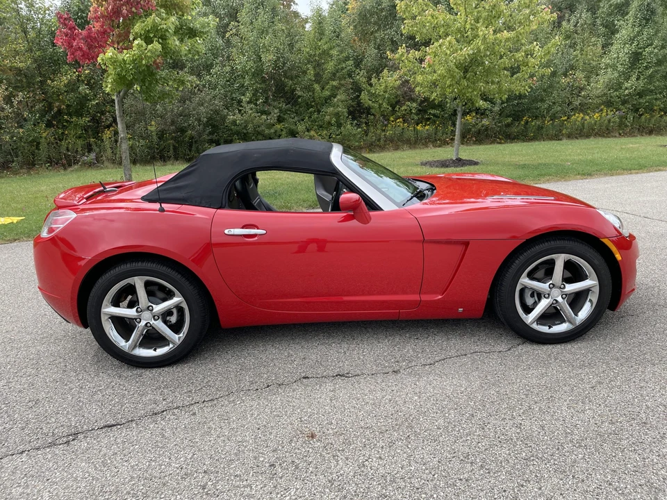 2007 Saturn Sky - Image 15 of 31