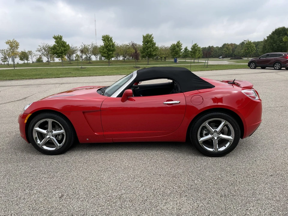 2007 Saturn Sky - Image 16 of 31