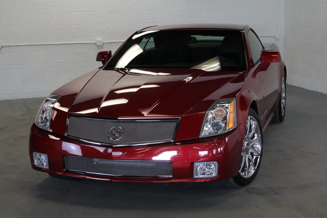 2008 Cadillac XLR-V - Image 2 of 31