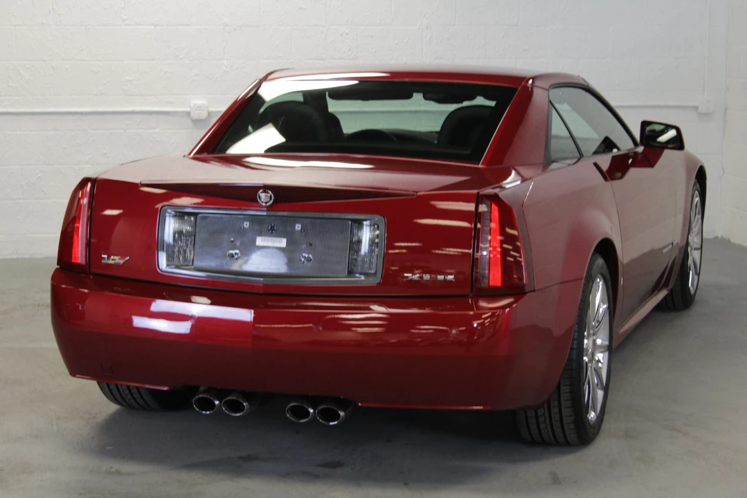 2008 Cadillac XLR-V - Image 28 of 31