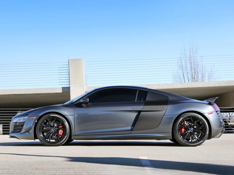 2015 Audi 42 R8 - Image 10 of 31